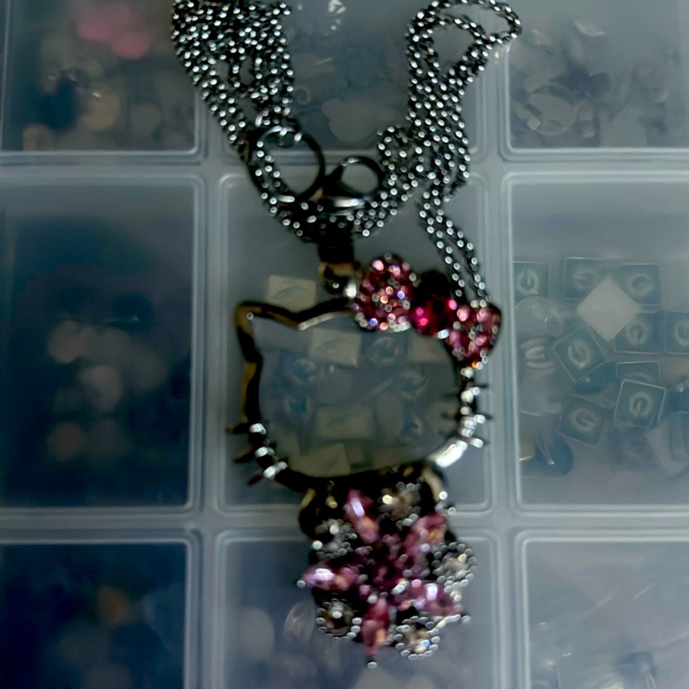 Hello kitty snap necklace